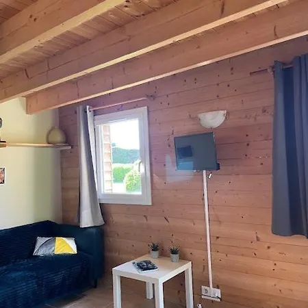 Camping Les Vergers De Squividan *** Tréffiagat Exterior photo